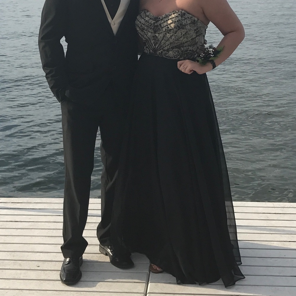 Prom Dress - Picture 5 of 6